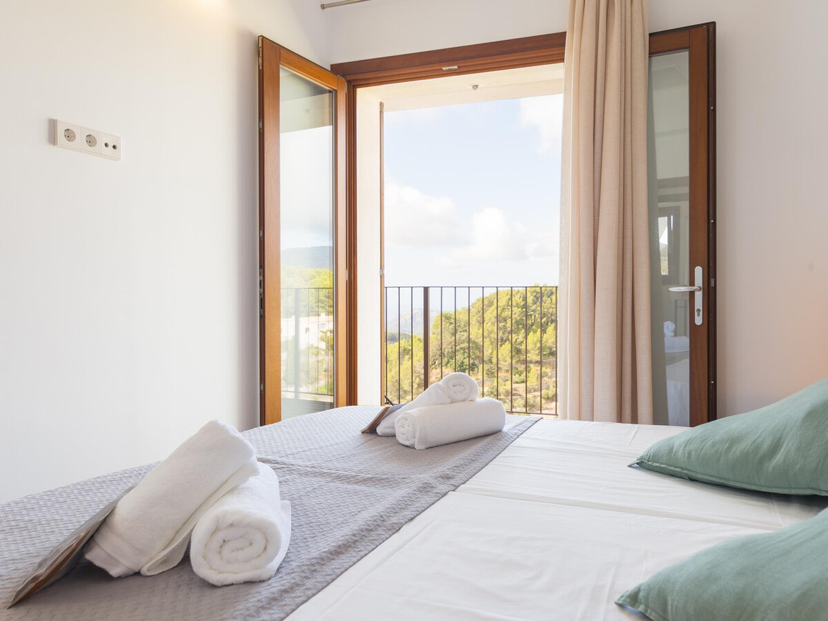 Villa moderne à Galilea, piscine débordement et Serra - Photo 17