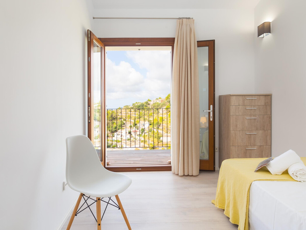 Villa moderne à Galilea, piscine débordement et Serra - Photo 18