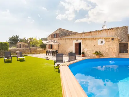Location villa à Llubí, Magnifique villa rustique à Llubí avec piscine