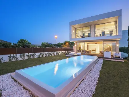 Location villa à Alcúdia, Villa moderne avec piscine et jardin à Alcúdia