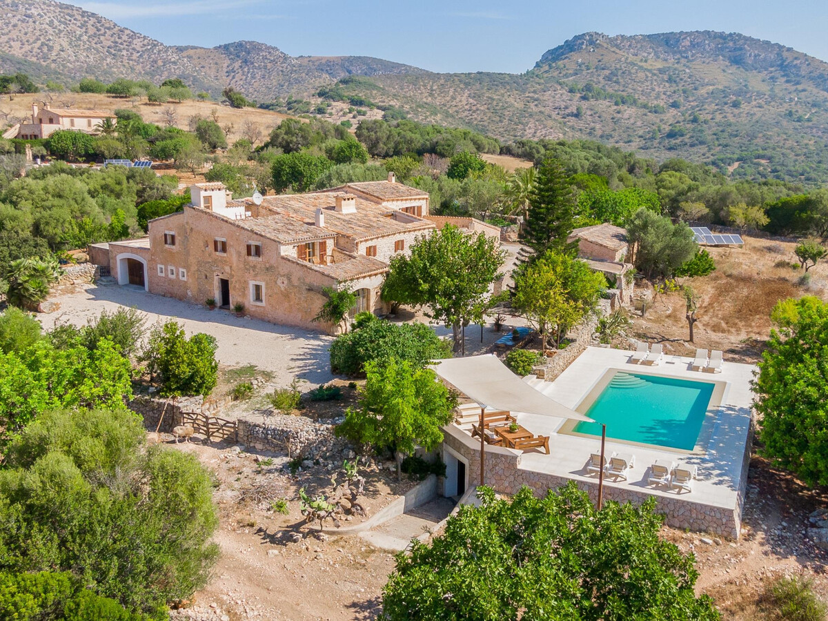 Finca XVIIIe siècle rénovée, piscine et vue campagne - Photo 2