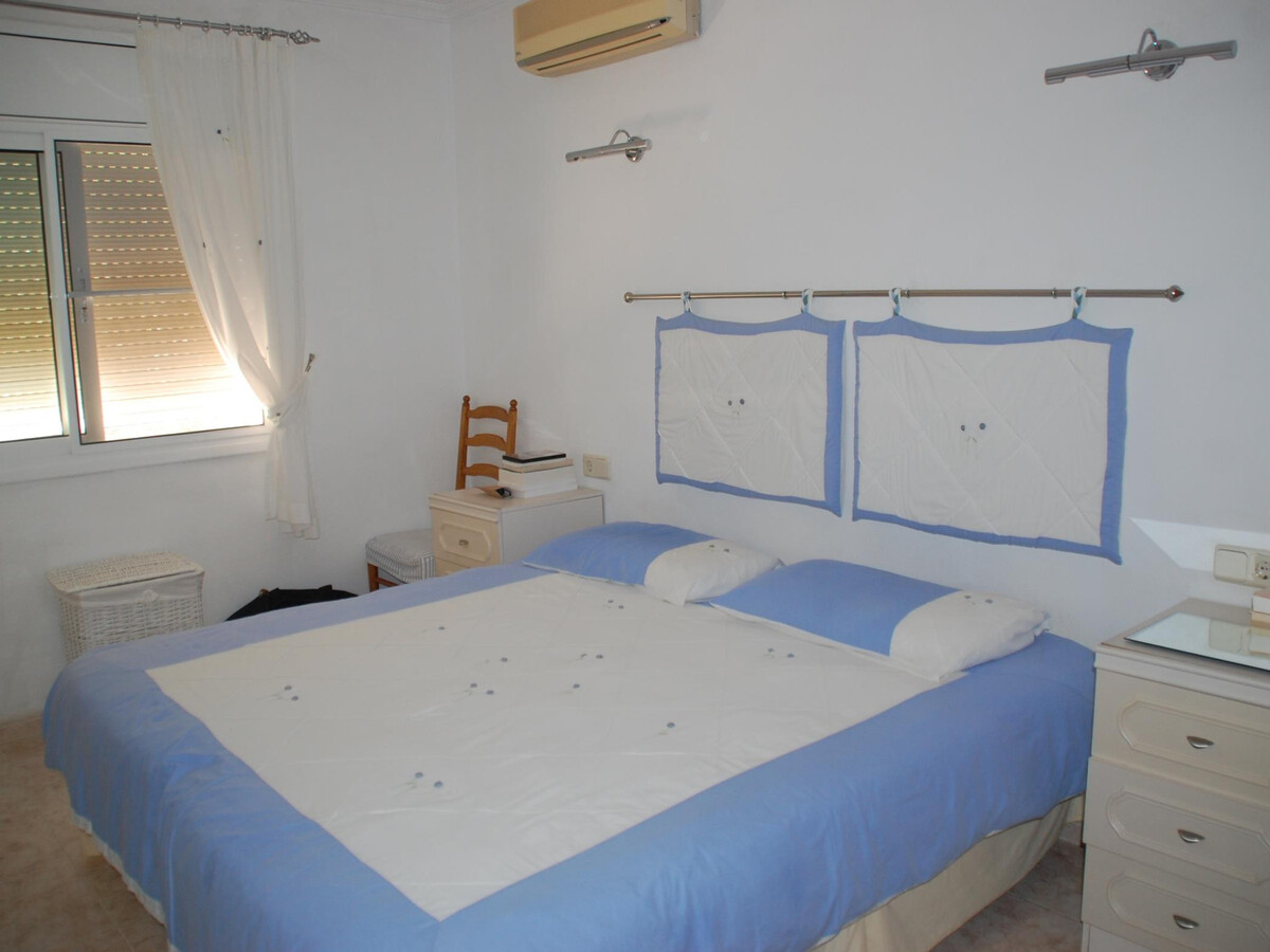 Villa ST JORDI à Sant Jordi : piscine privée et cuisine d'été - Photo 18