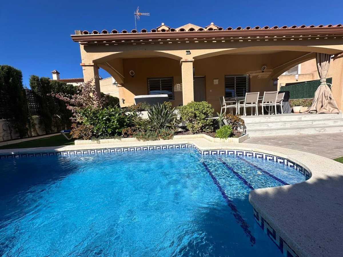 Villa Canarias, piscine privée 6x3m à Miami Platja - Photo 3
