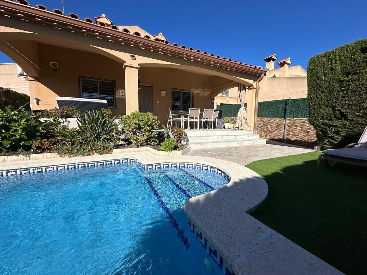 Villa Canarias, piscine privée 6x3m à Miami Platja - Photo 5