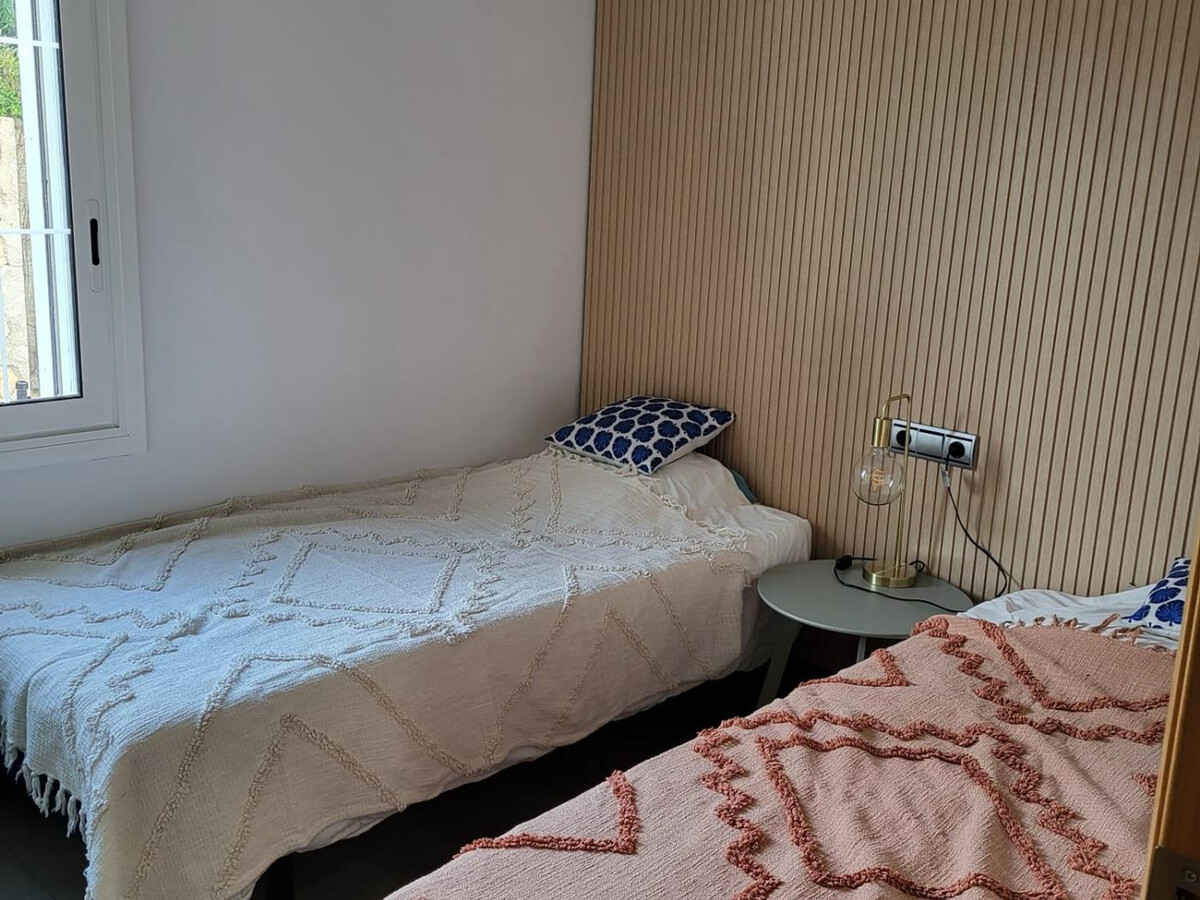 Maison 8 pers. avec piscine privée près des criques de Calafat - Photo 17