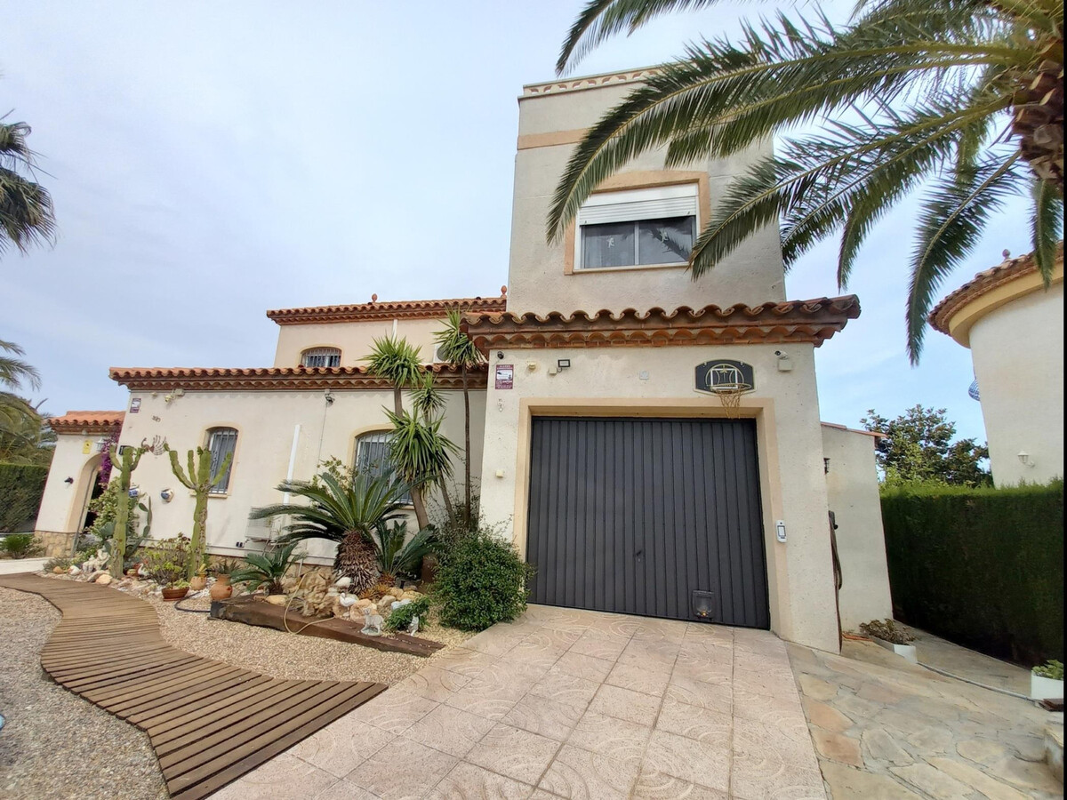 Villa 4 chambres avec piscine privée à Miami Platja - Photo 8