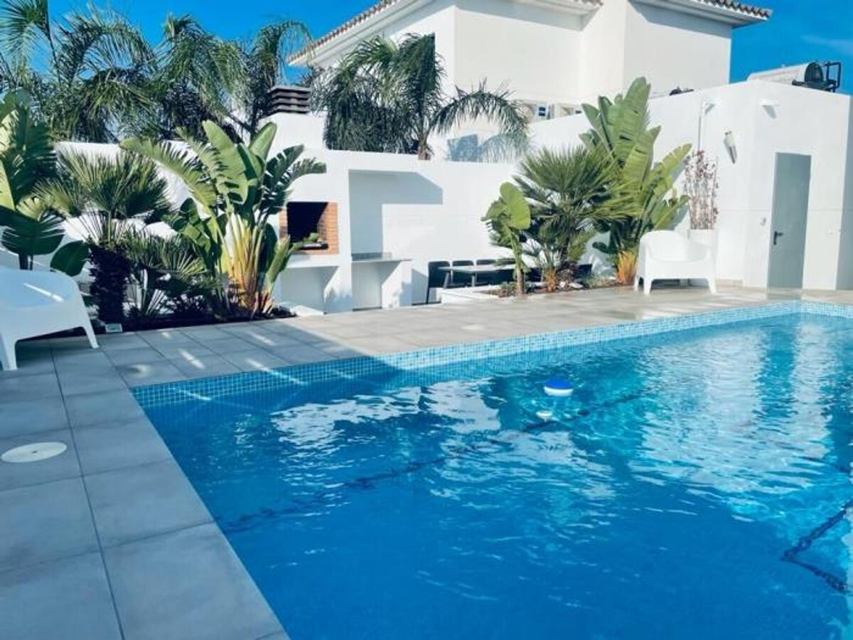 Villa Girona moderne avec piscine à 800m de la plage - Photo 1