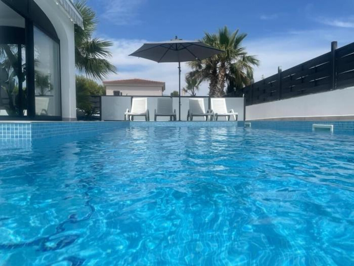 Villa Girona moderne avec piscine à 800m de la plage - Photo 3