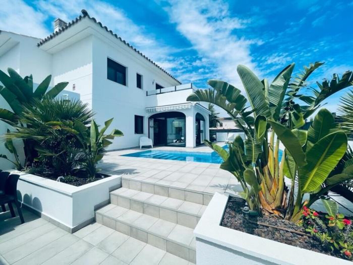 Villa Girona moderne avec piscine à 800m de la plage - Photo 4