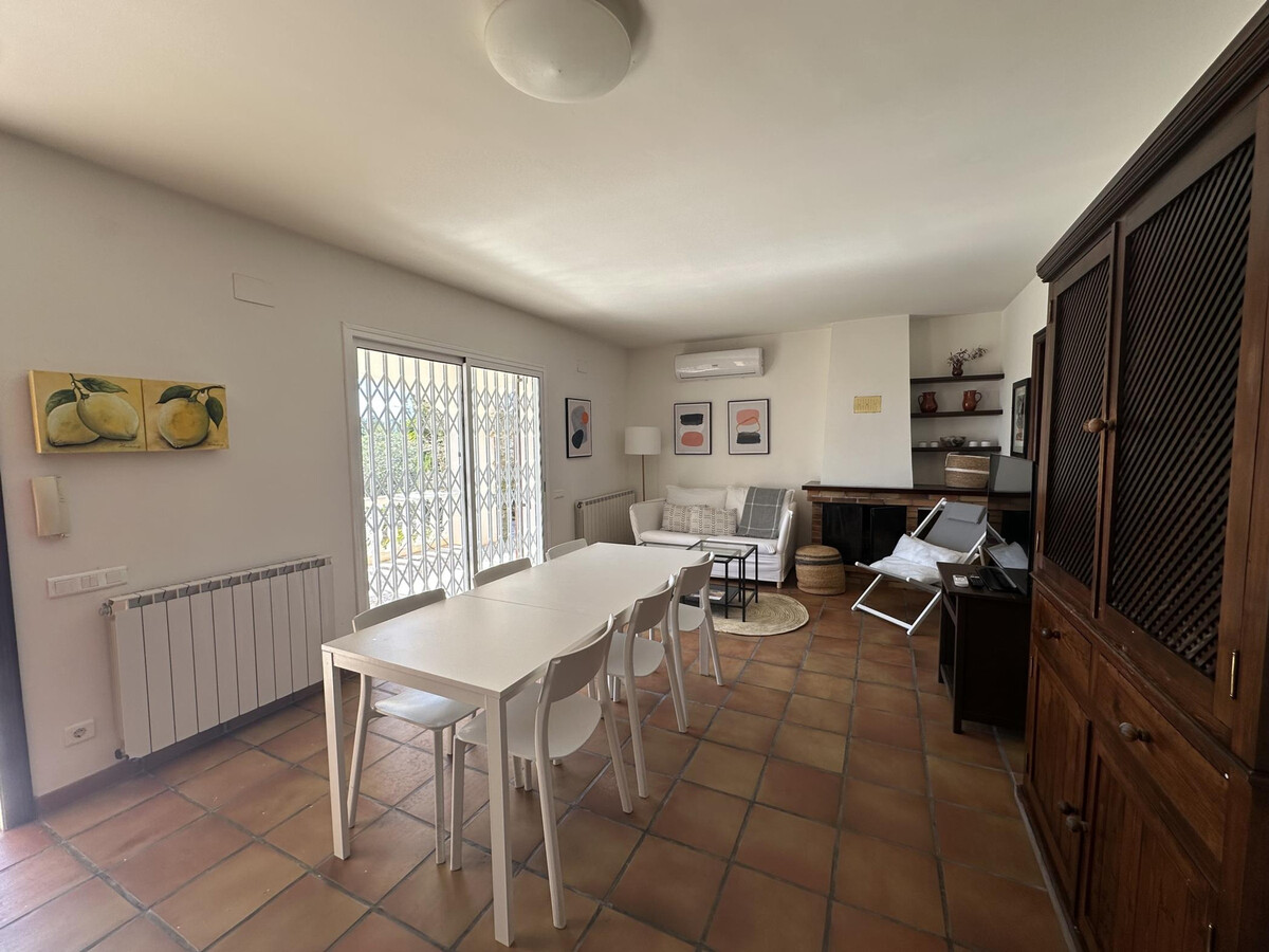 Maison avec Piscine Privée, Terrasse et Jardin à Sant Jordi - Photo 7