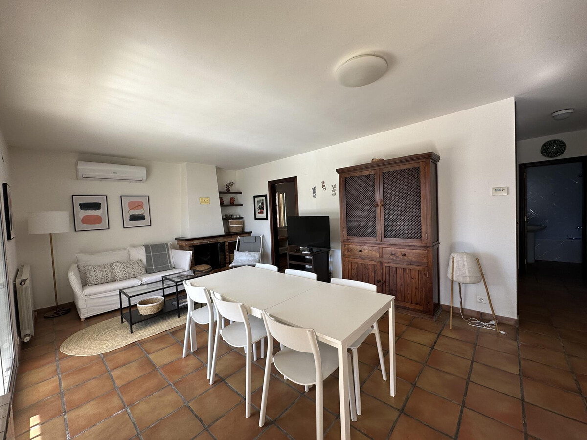 Maison avec Piscine Privée, Terrasse et Jardin à Sant Jordi - Photo 8