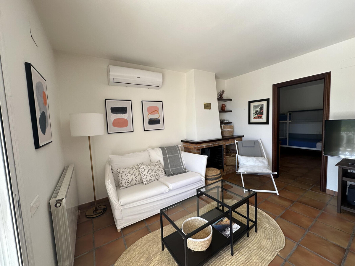 Maison avec Piscine Privée, Terrasse et Jardin à Sant Jordi - Photo 18