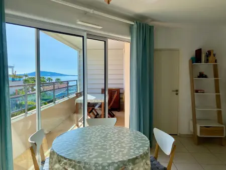 Appart 56 m² climatisé à Mèze, vue étang de Thau : photo 2