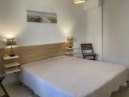 Appart 56 m² climatisé à Mèze, vue étang de Thau : photo 10