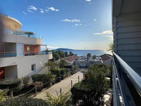 Appart 56 m² climatisé à Mèze, vue étang de Thau : photo 16