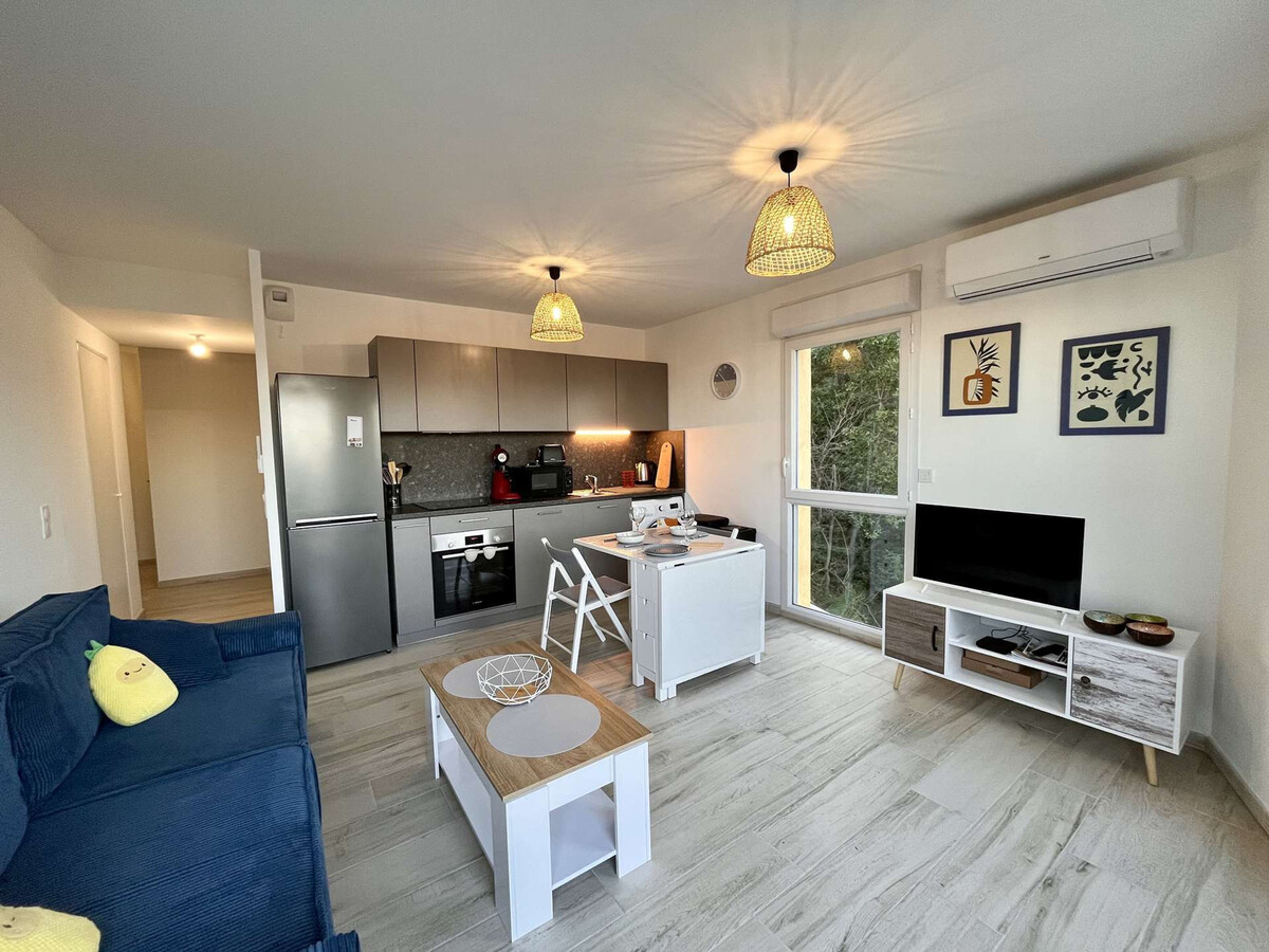 Appartement climatisé Cogolin, vue sur Grimaud - Photo 3
