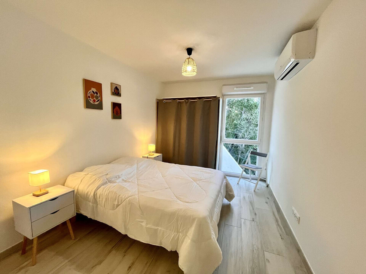 Appartement climatisé Cogolin, vue sur Grimaud - Photo 7