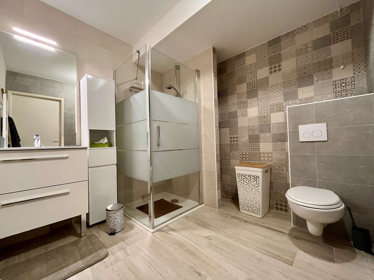 Appartement climatisé Cogolin, vue sur Grimaud - Photo 10