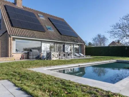 Location maison à Sint Laureins, Villa de campagne indépendante avec piscine

