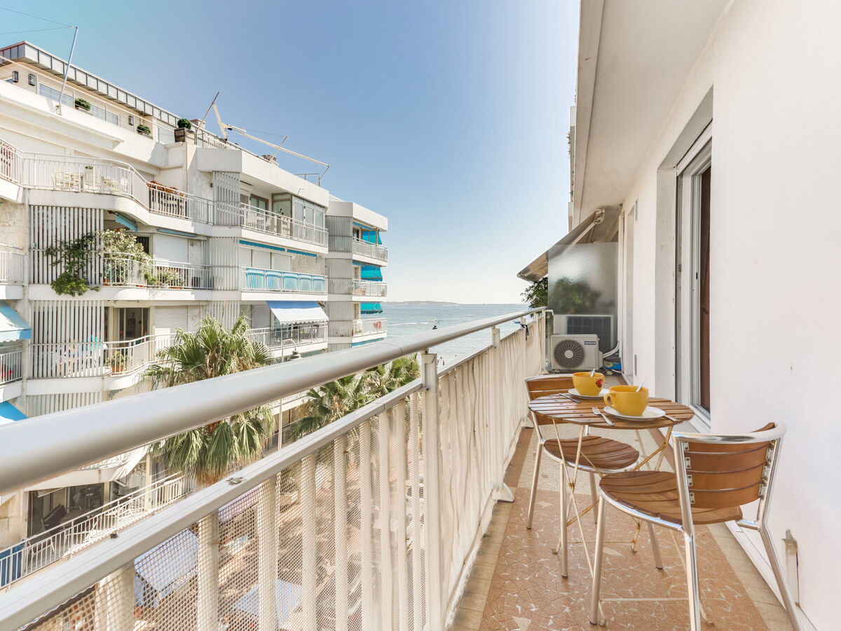 Appartement Reine Astrid, 20 m de la plage à Cannes - Photo 2