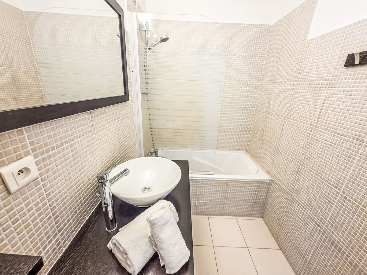 Appartement Reine Astrid, 20 m de la plage à Cannes - Photo 21