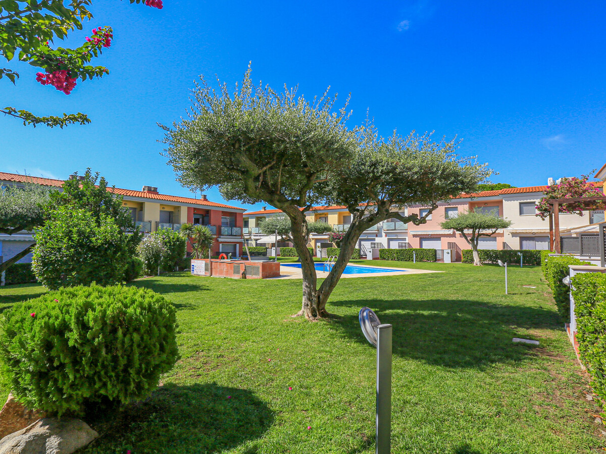 Maison jumelée 2 chambres avec piscine à 350m de la plage - Photo 7
