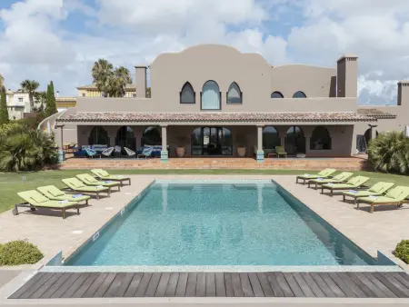 Location villa à Tavira, Villa avec piscine privée, architecture mauresque, 6 chambres en Algarve