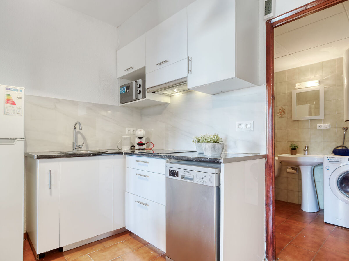 Appartement 2 chambres au cœur du centre piéton de Roses - Photo 11