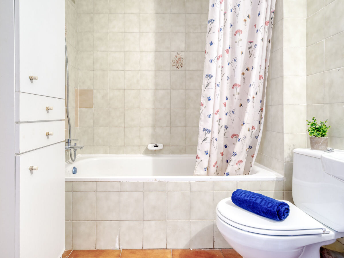 Appartement 2 chambres au cœur du centre piéton de Roses - Photo 17