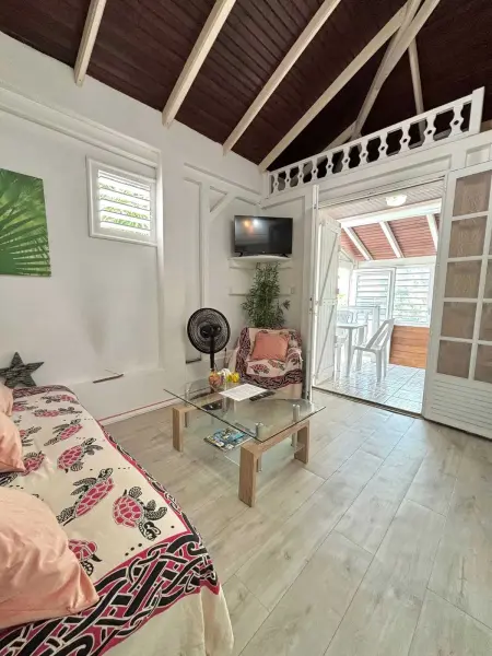 Bungalow à Sainte-Anne avec piscine privée, Bungalow 3 personnes à Sainte Anne - Photo 3