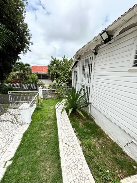 Bungalow à Sainte-Anne avec piscine privée, Bungalow 3 personnes à Sainte Anne - Photo 15