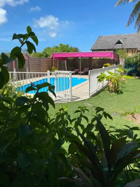 Bungalow à Sainte-Anne avec piscine privée, Bungalow 3 personnes à Sainte Anne - Photo 23