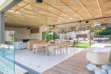 Location appartement à Ramatuelle, Villa Prestige climatisée 12 personnes avec piscine et salon