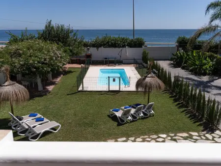 Appartement 3 chambres face à la mer, piscine et parking - Photo 17