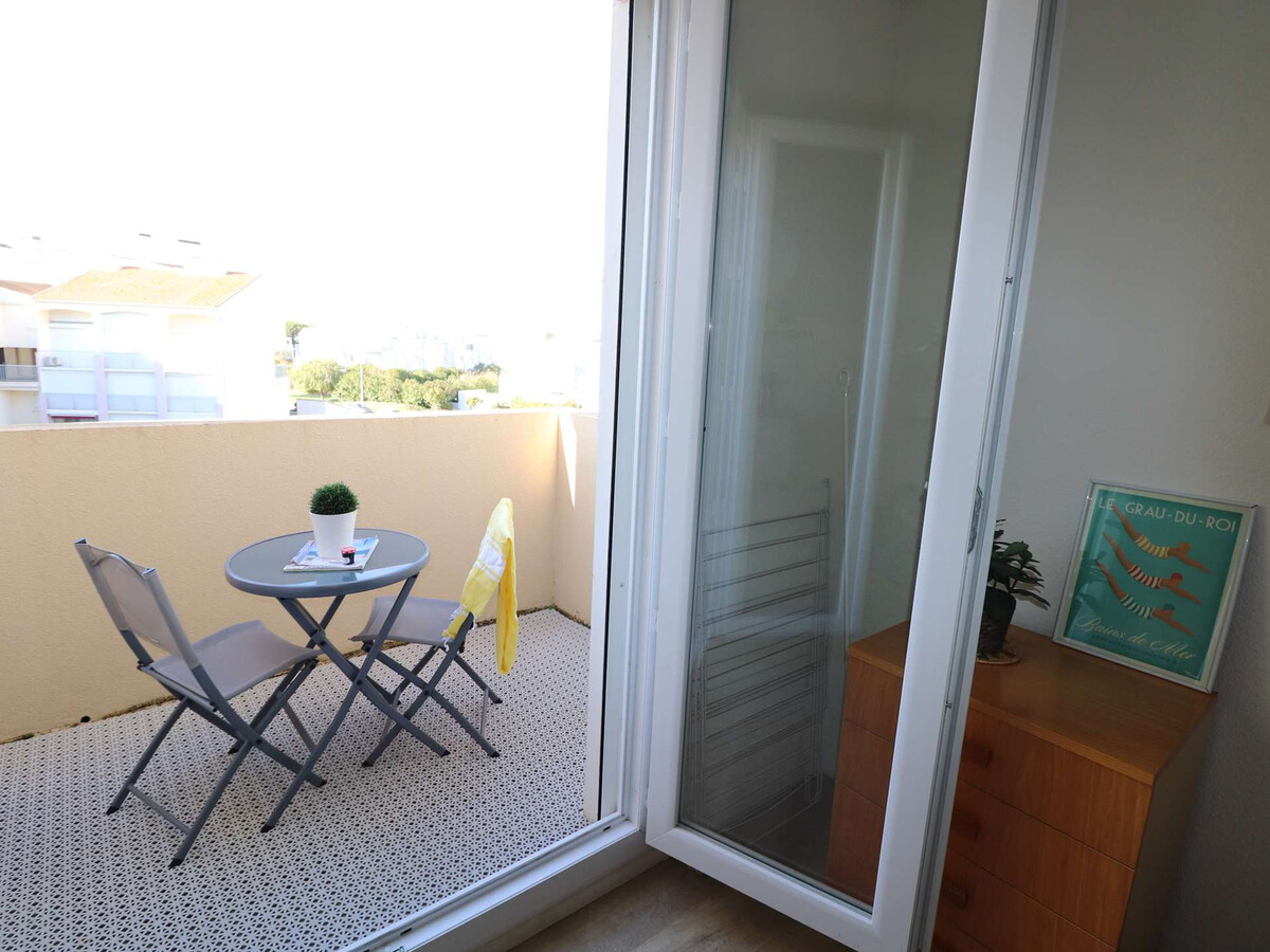Appartement 2 pièces rénové, terrasse Est, parking privé - Photo 2