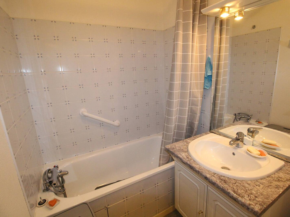 Appart 2 ch Luchon, 50 m des Thermes, parking - Photo 5
