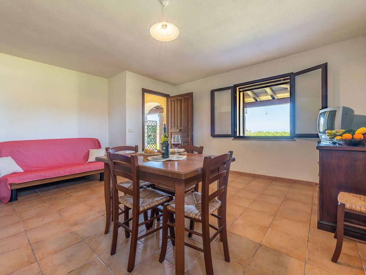 Appartement Pompia à La Caletta, 1,8 km de la mer - Photo 3