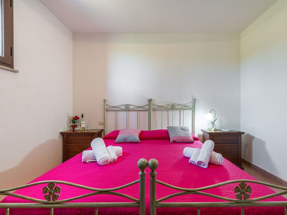 Appartement Pompia à La Caletta, 1,8 km de la mer - Photo 9