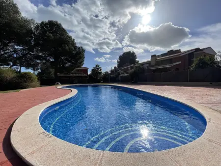 Location maison à Mont roig del Camp, Maison Jumelée Confortable - Parking Inclus