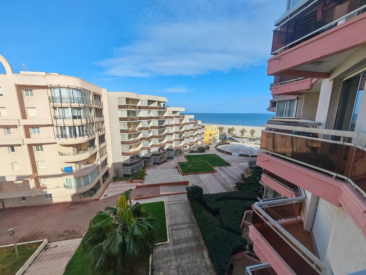 T2 pieds dans l'eau à Canet-en-Roussillon avec parking - Photo 1