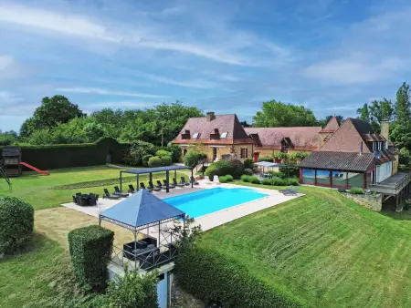 Maison périgourdine avec piscine privée, 18 personnes, Rouffignac : photo 2