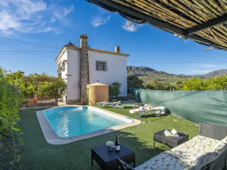 Location gite à Álora, Villa familiale avec piscine privée, Wi-Fi, animaux admis, parking, max. 8 pers.