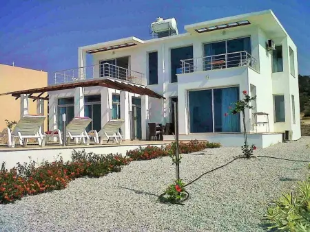 Villa Blue Horizon - Piscine infinity face à la mer à Kyrenia : photo 3