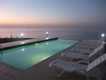 Villa Blue Horizon - Piscine infinity face à la mer à Kyrenia : photo 6