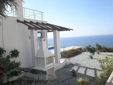Villa Blue Horizon - Piscine infinity face à la mer à Kyrenia : photo 8