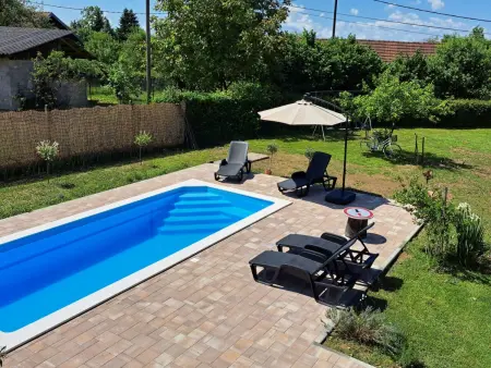 House Mirna Zagorka avec piscine privée à Jakovlje : photo 2