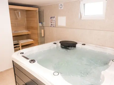 Maison 5M à Barilovic : spa privé face à la Korana : photo 32