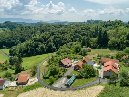 Maison Sunny Hill avec piscine et spa à Veliko Trgovisce : photo 2