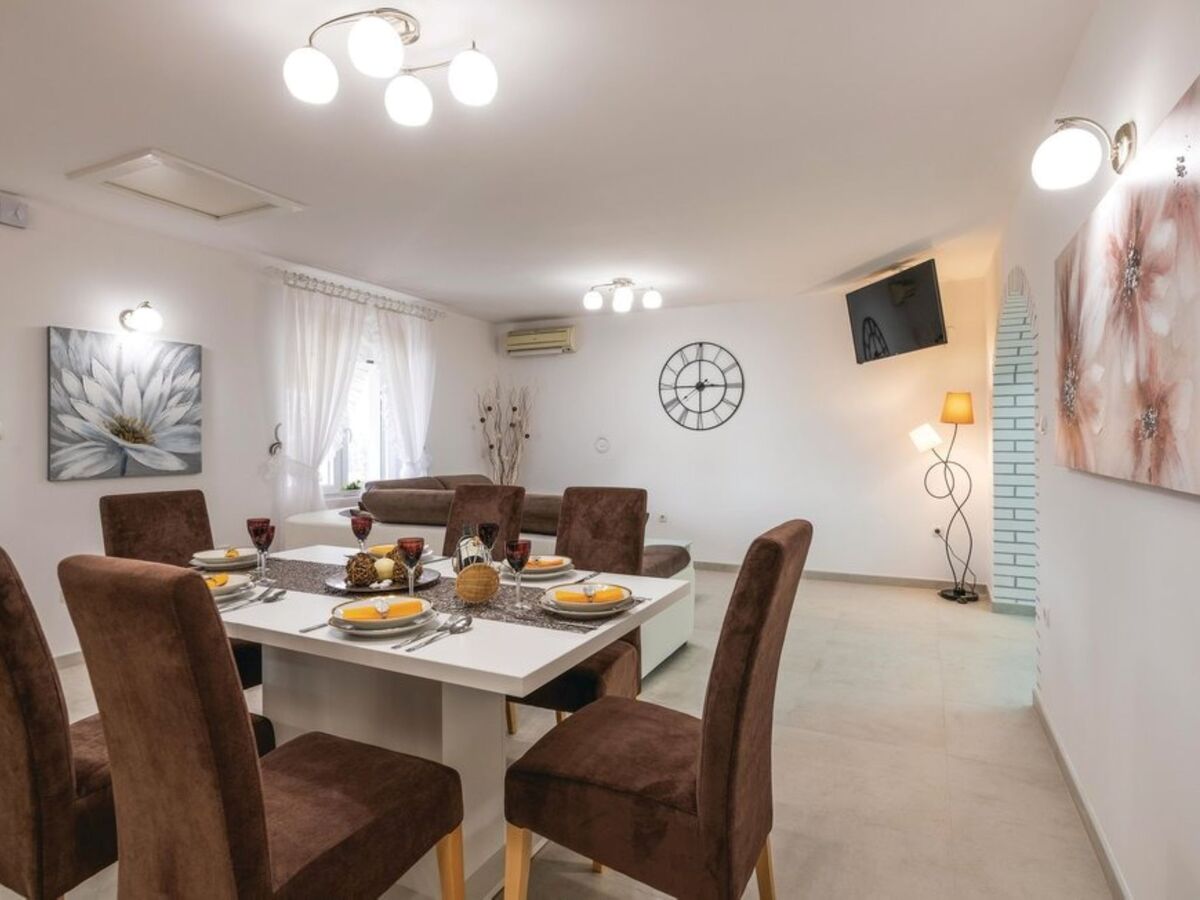 Maison Angelina avec piscine privée à Marčana - Photo 4