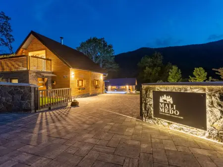 Mali Medo – Maison luxe bois avec wellness, Gospić : photo 2